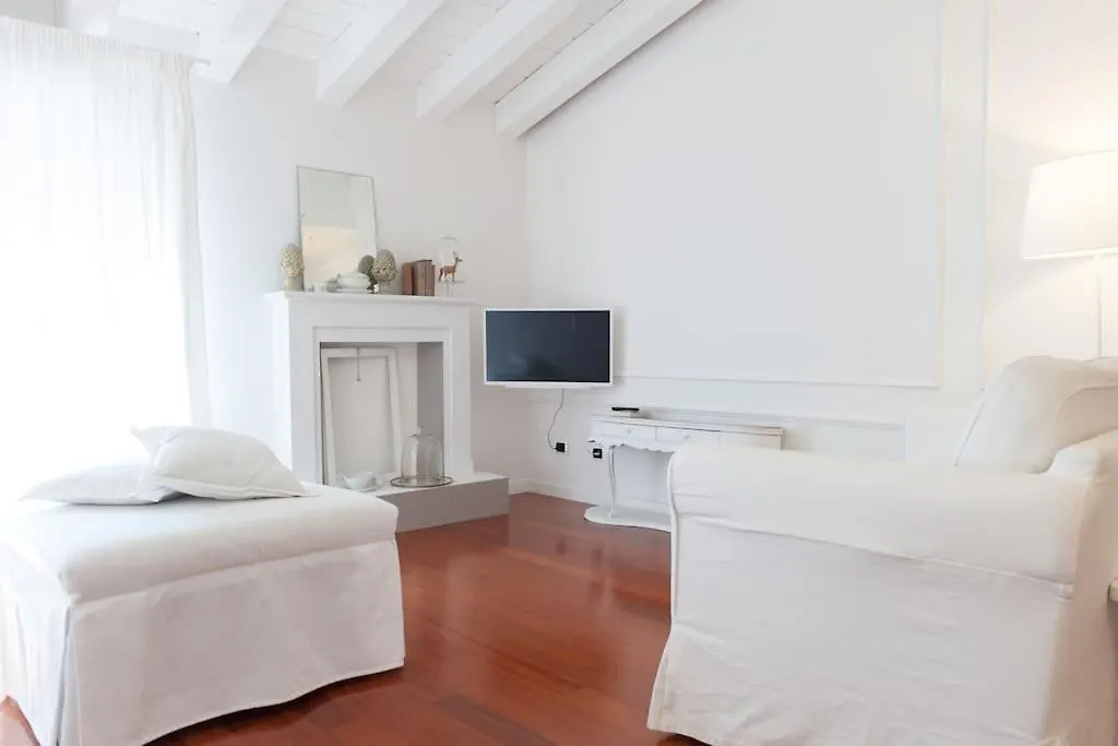 Di Tutto Punto In Centro A Verona Apartment